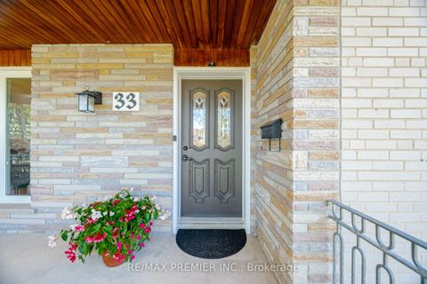 Photo 7 at 33 Belleglade Court, Humbermede, Toronto