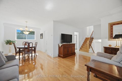 Photo 12 at 33 Belleglade Court, Humbermede, Toronto