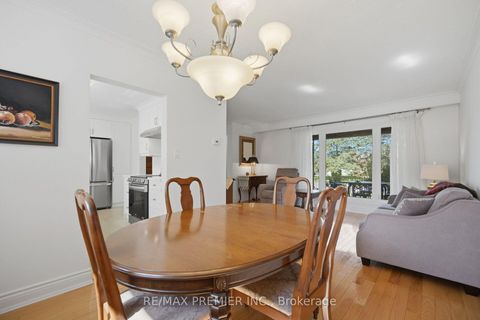 Photo 15 at 33 Belleglade Court, Humbermede, Toronto