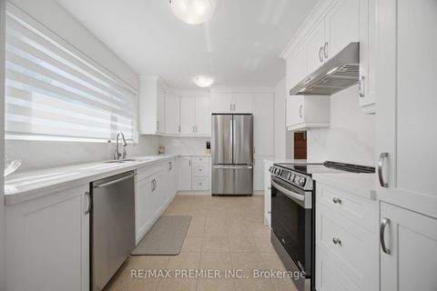 Photo 16 at 33 Belleglade Court, Humbermede, Toronto