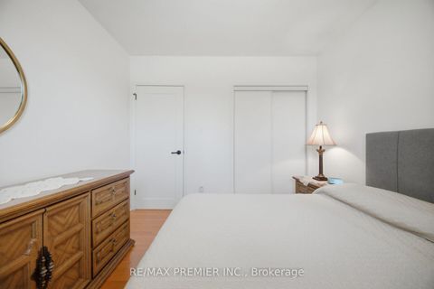 Photo 23 at 33 Belleglade Court, Humbermede, Toronto