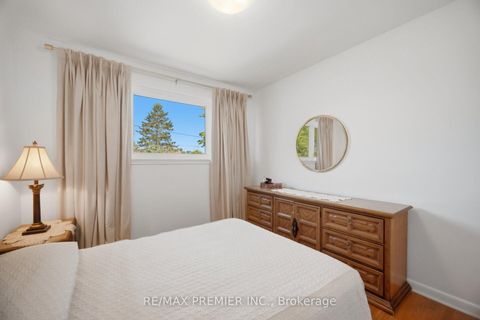 Photo 24 at 33 Belleglade Court, Humbermede, Toronto