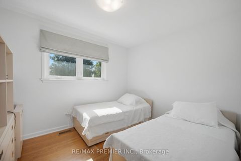 Photo 25 at 33 Belleglade Court, Humbermede, Toronto