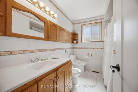 Photo 29 at 33 Belleglade Court, Humbermede, Toronto