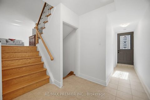 Photo 31 at 33 Belleglade Court, Humbermede, Toronto