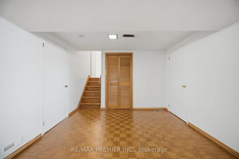 Photo 32 at 33 Belleglade Court, Humbermede, Toronto
