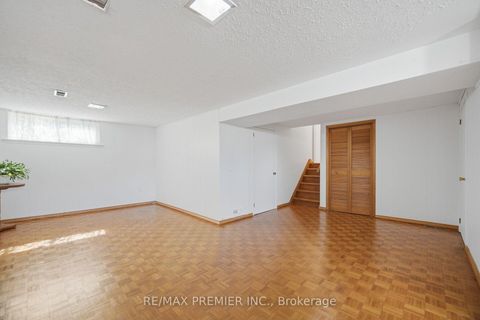 Photo 34 at 33 Belleglade Court, Humbermede, Toronto