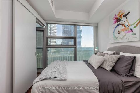 Photo 8 at 703 - 12 YORK Street, Waterfront Communities C1, Toronto