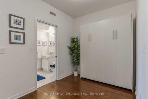Photo 11 at 703 - 12 YORK Street, Waterfront Communities C1, Toronto