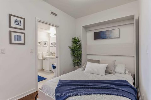Photo 12 at 703 - 12 YORK Street, Waterfront Communities C1, Toronto