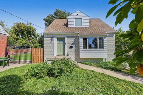Photo 1 at 3 Greenacres Road, Greenbrook, Toronto