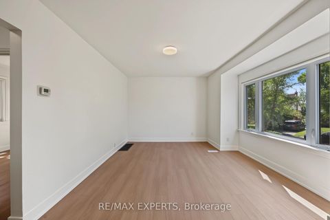 Photo 9 at 3 Greenacres Road, Greenbrook, Toronto