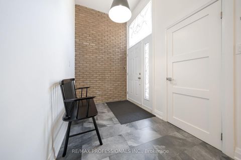Photo 4 at 103 West Deane Park Drive, West Deane, Toronto