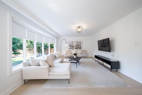Photo 6 at 103 West Deane Park Drive, West Deane, Toronto