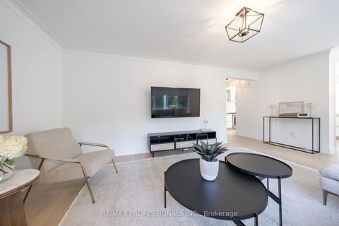 Photo 7 at 103 West Deane Park Drive, West Deane, Toronto