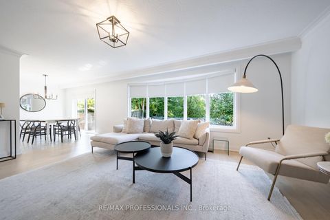 Photo 9 at 103 West Deane Park Drive, West Deane, Toronto