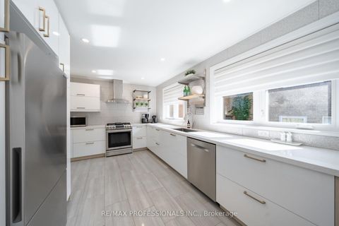 Photo 11 at 103 West Deane Park Drive, West Deane, Toronto