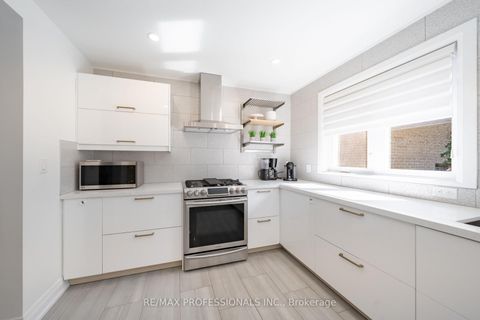Photo 13 at 103 West Deane Park Drive, West Deane, Toronto