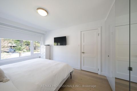 Photo 18 at 103 West Deane Park Drive, West Deane, Toronto