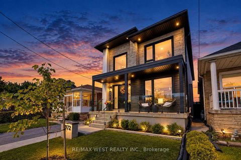 Photo 1 at 972 Castlefield Avenue, Belgravia, Toronto