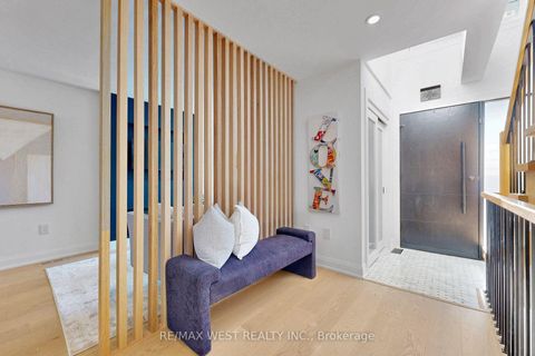 Photo 5 at 972 Castlefield Avenue, Belgravia, Toronto