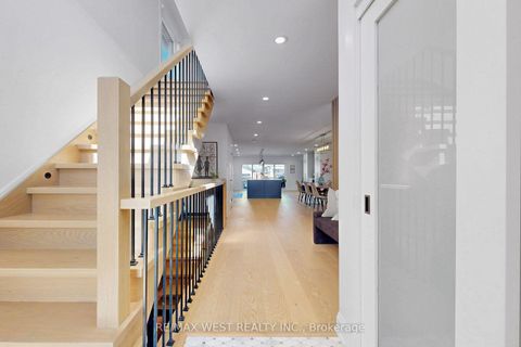 Photo 6 at 972 Castlefield Avenue, Belgravia, Toronto