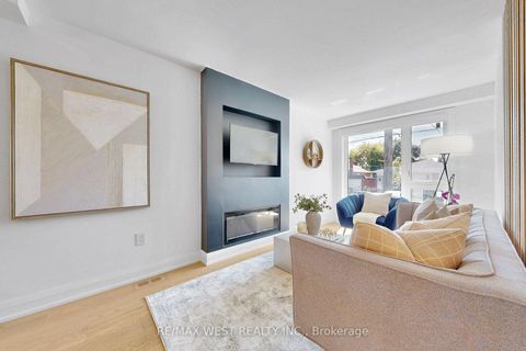 Photo 9 at 972 Castlefield Avenue, Belgravia, Toronto