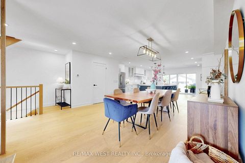 Photo 10 at 972 Castlefield Avenue, Belgravia, Toronto