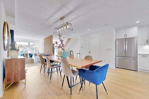 Photo 12 at 972 Castlefield Avenue, Belgravia, Toronto