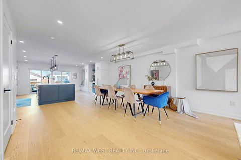 Photo 13 at 972 Castlefield Avenue, Belgravia, Toronto