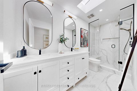 Photo 25 at 972 Castlefield Avenue, Belgravia, Toronto