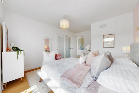 Photo 27 at 972 Castlefield Avenue, Belgravia, Toronto