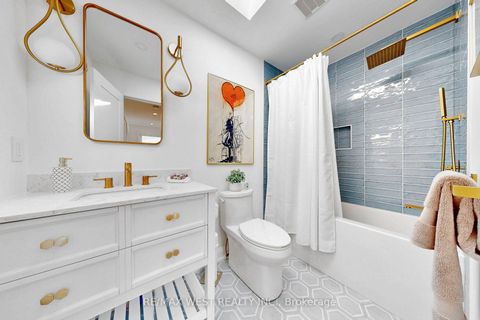 Photo 31 at 972 Castlefield Avenue, Belgravia, Toronto
