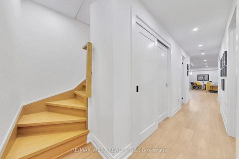 Photo 34 at 972 Castlefield Avenue, Belgravia, Toronto
