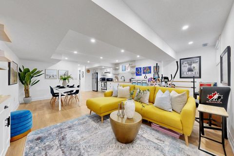 Photo 35 at 972 Castlefield Avenue, Belgravia, Toronto
