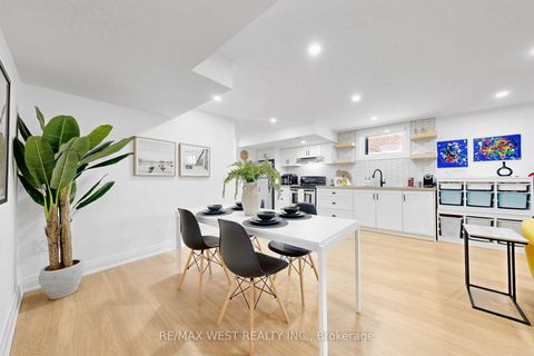 Photo 36 at 972 Castlefield Avenue, Belgravia, Toronto