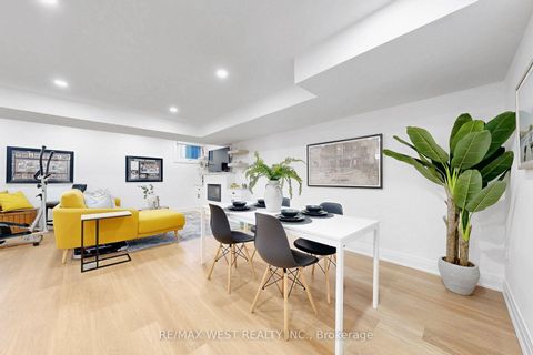 Photo 38 at 972 Castlefield Avenue, Belgravia, Toronto
