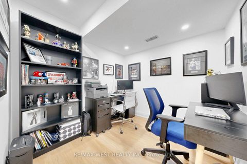 Photo 40 at 972 Castlefield Avenue, Belgravia, Toronto