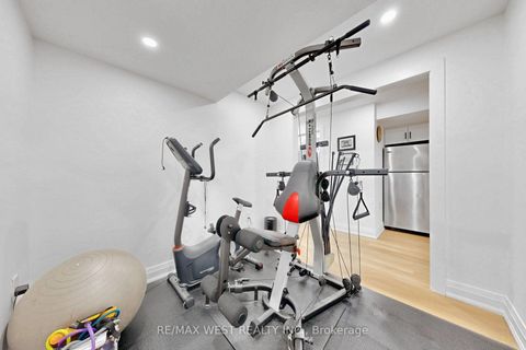 Photo 41 at 972 Castlefield Avenue, Belgravia, Toronto