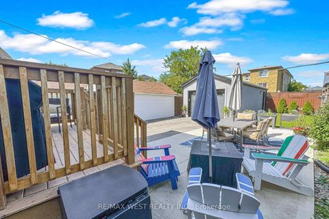 Photo 44 at 972 Castlefield Avenue, Belgravia, Toronto
