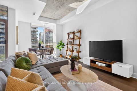 Photo 12 at 509 - 399 Adelaide Street W, Waterfront Communities C1, Toronto