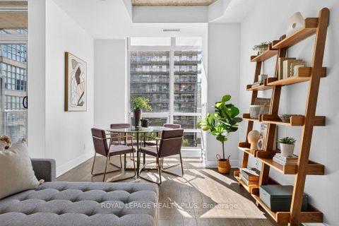 Photo 13 at 509 - 399 Adelaide Street W, Waterfront Communities C1, Toronto