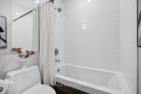 Photo 27 at 509 - 399 Adelaide Street W, Waterfront Communities C1, Toronto