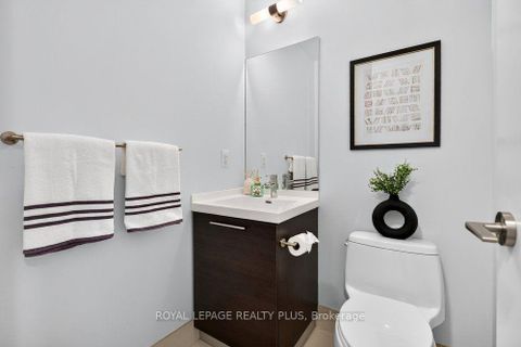Photo 33 at 509 - 399 Adelaide Street W, Waterfront Communities C1, Toronto