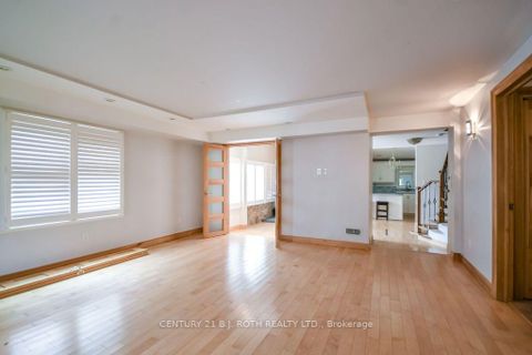 Photo 9 at 45 Grove Street W, Queen's Park, Barrie