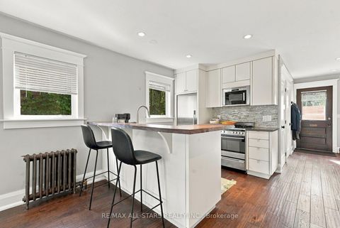 Photo 10 at 435 Mortimer Avenue, East York, Toronto