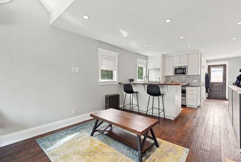 Photo 11 at 435 Mortimer Avenue, East York, Toronto