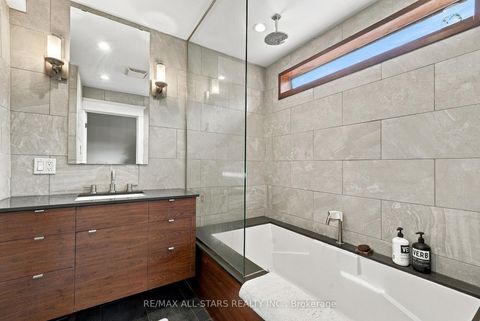 Photo 12 at 435 Mortimer Avenue, East York, Toronto