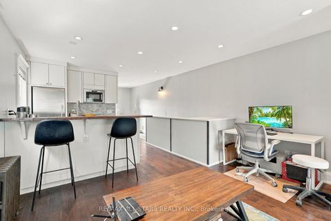 Photo 13 at 435 Mortimer Avenue, East York, Toronto