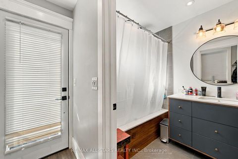 Photo 21 at 435 Mortimer Avenue, East York, Toronto